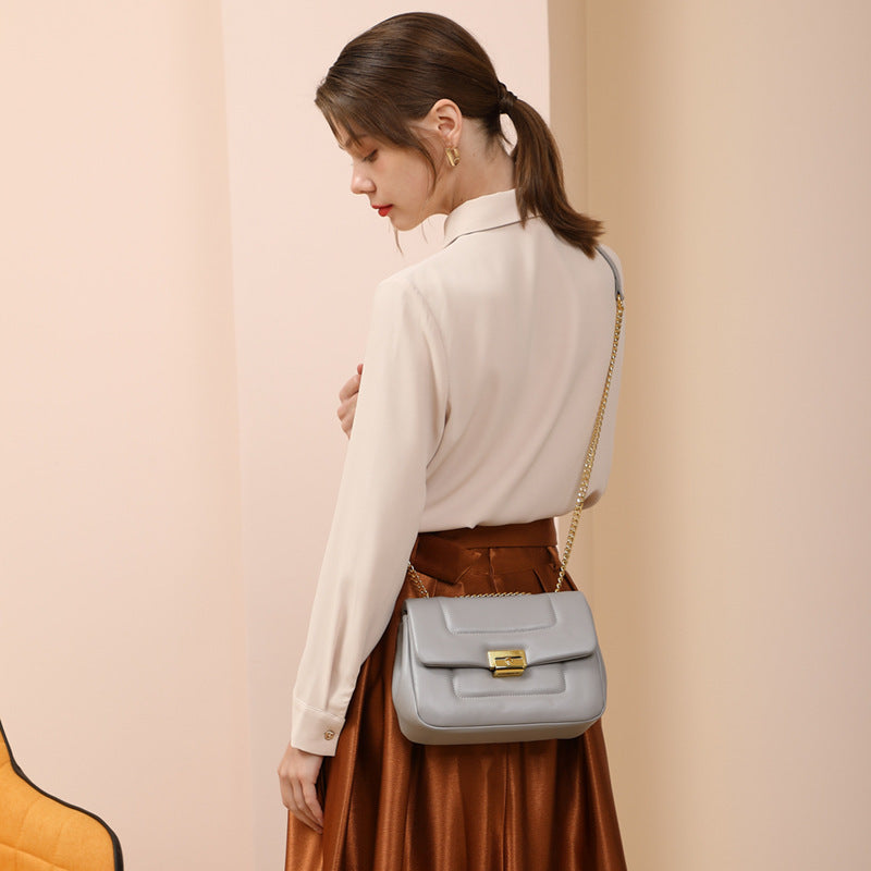 Bolsa Feminina Transversal em Couro Legítimo – Design Retrô com Tampa Elegante