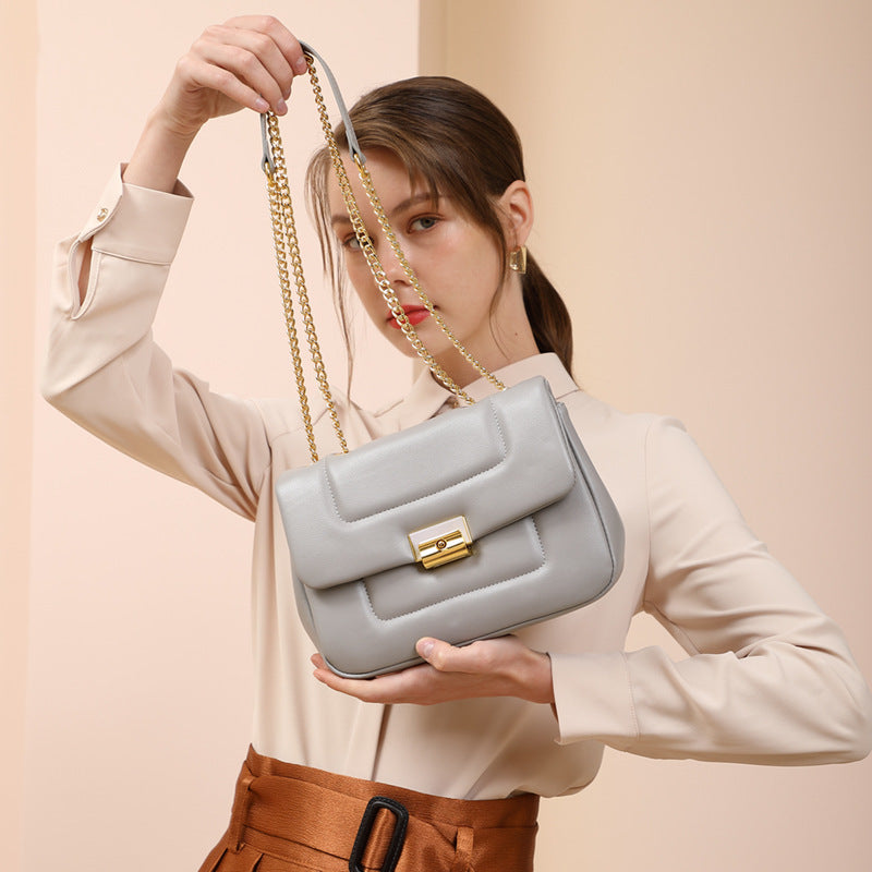Bolsa Feminina Transversal em Couro Legítimo – Design Retrô com Tampa Elegante
