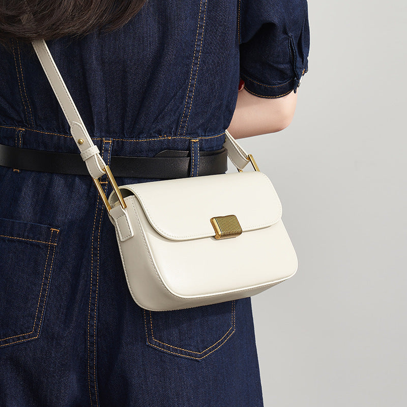 Bolsa Transversal Feminina em Couro Legítimo com Alça de Ombro